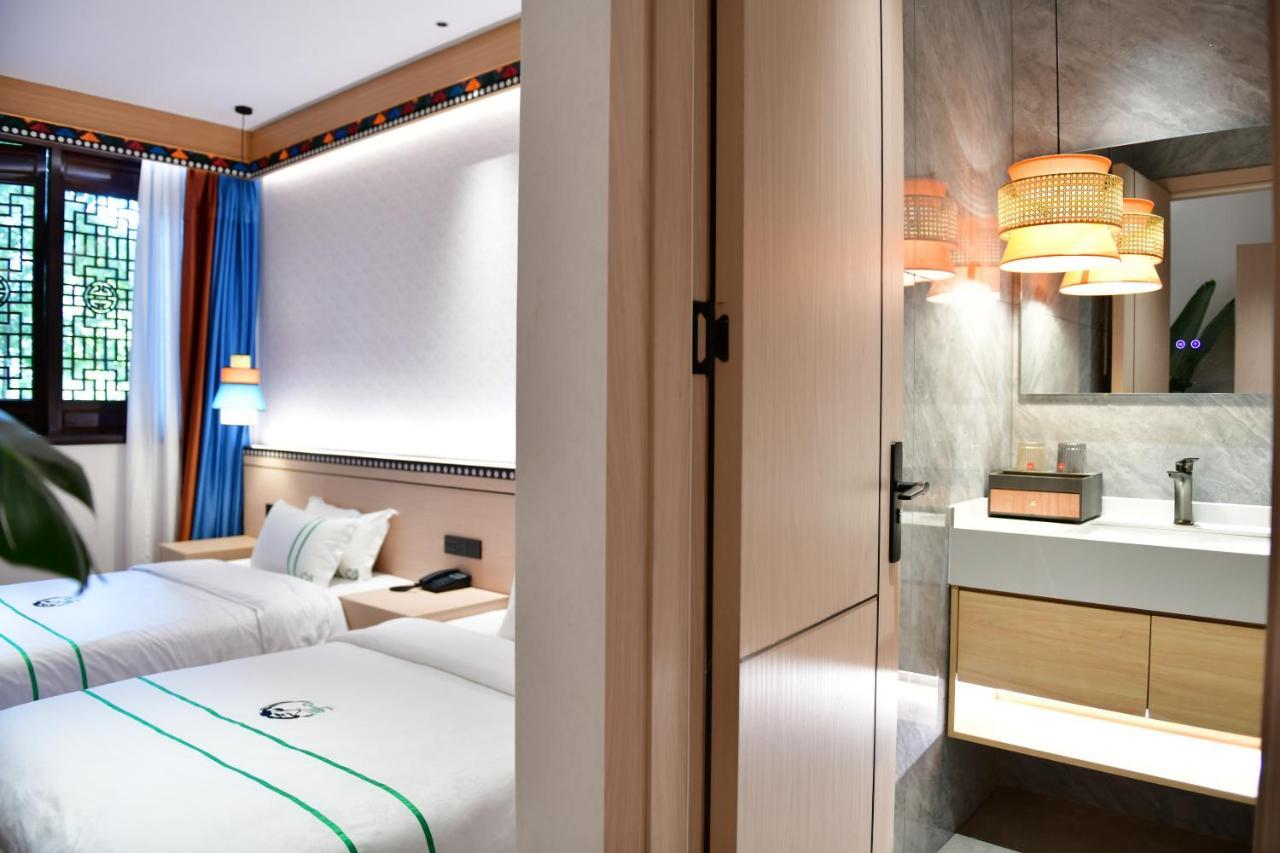 Xishu Garden Inn - Travel Agency Service - Car Rent Service - English Speaking Chengdu Exterior photo